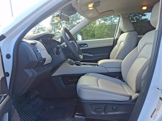 Certified 2026 Nissan Pathfinder SL AWD/4WD image 13