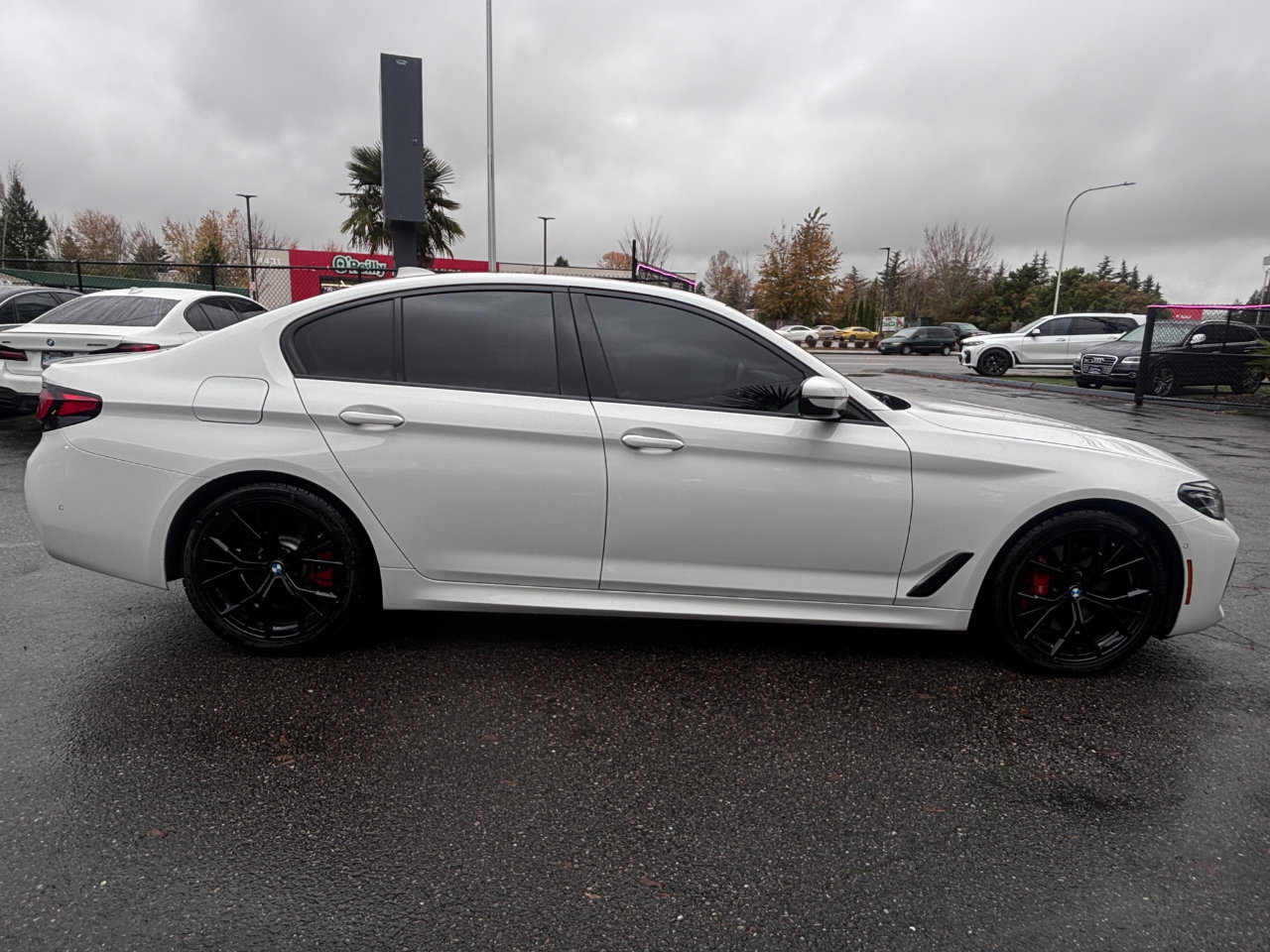 Used 2022 BMW 530i xDrive w/ M Sport Package image 16