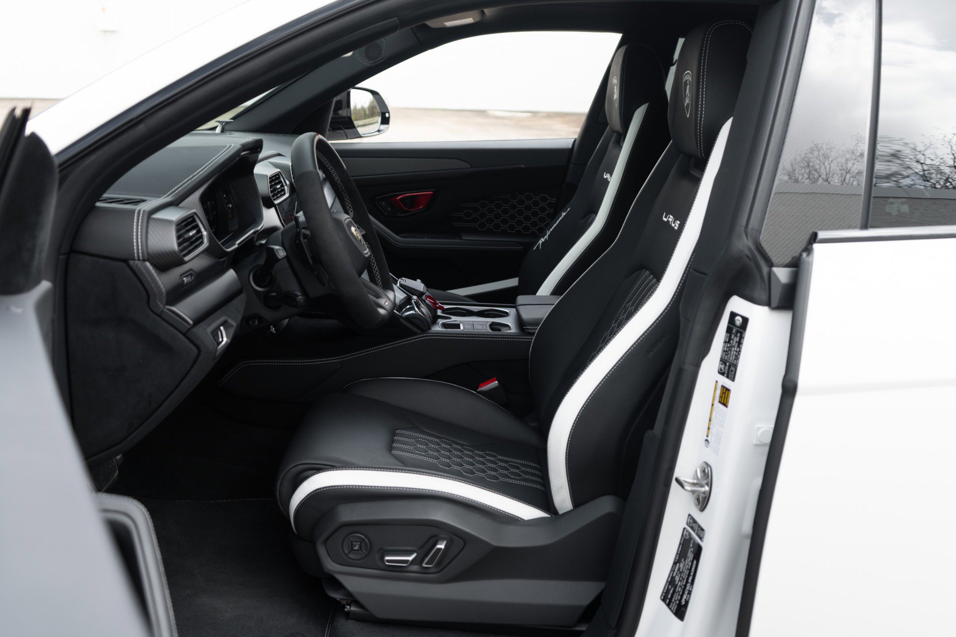 Used 2024 Lamborghini Urus Performante image 6