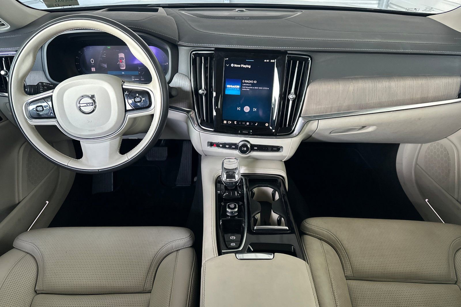 Used 2024 Volvo S90 T8 Ultimate image 3