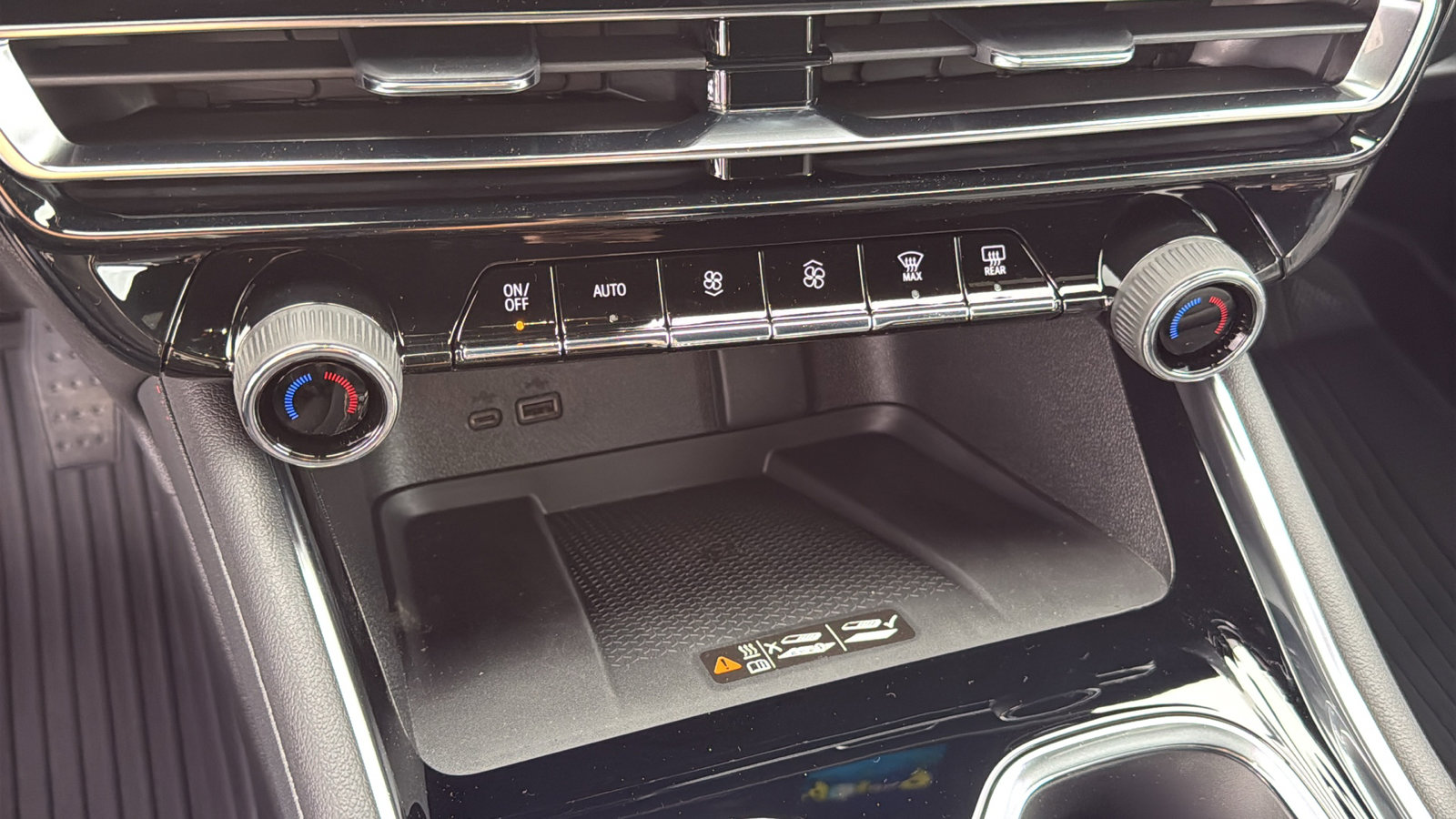 New 2026 Chevrolet Traverse Z71 w/ Enhanced Driving Package image 14