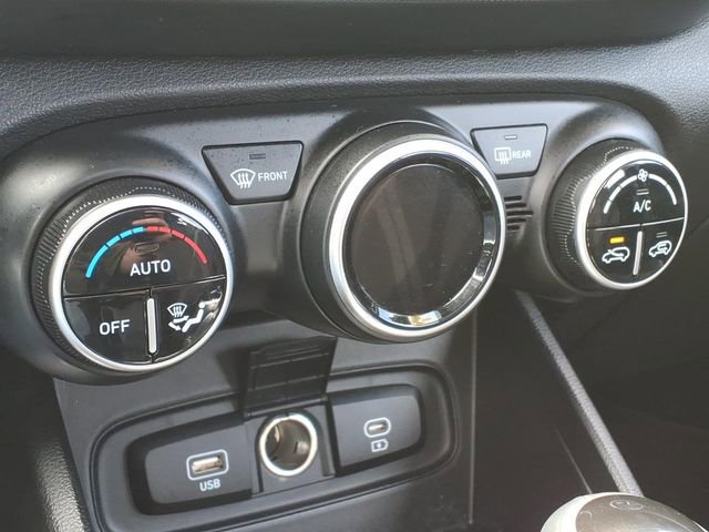 Used 2023 Hyundai Venue SEL image 11