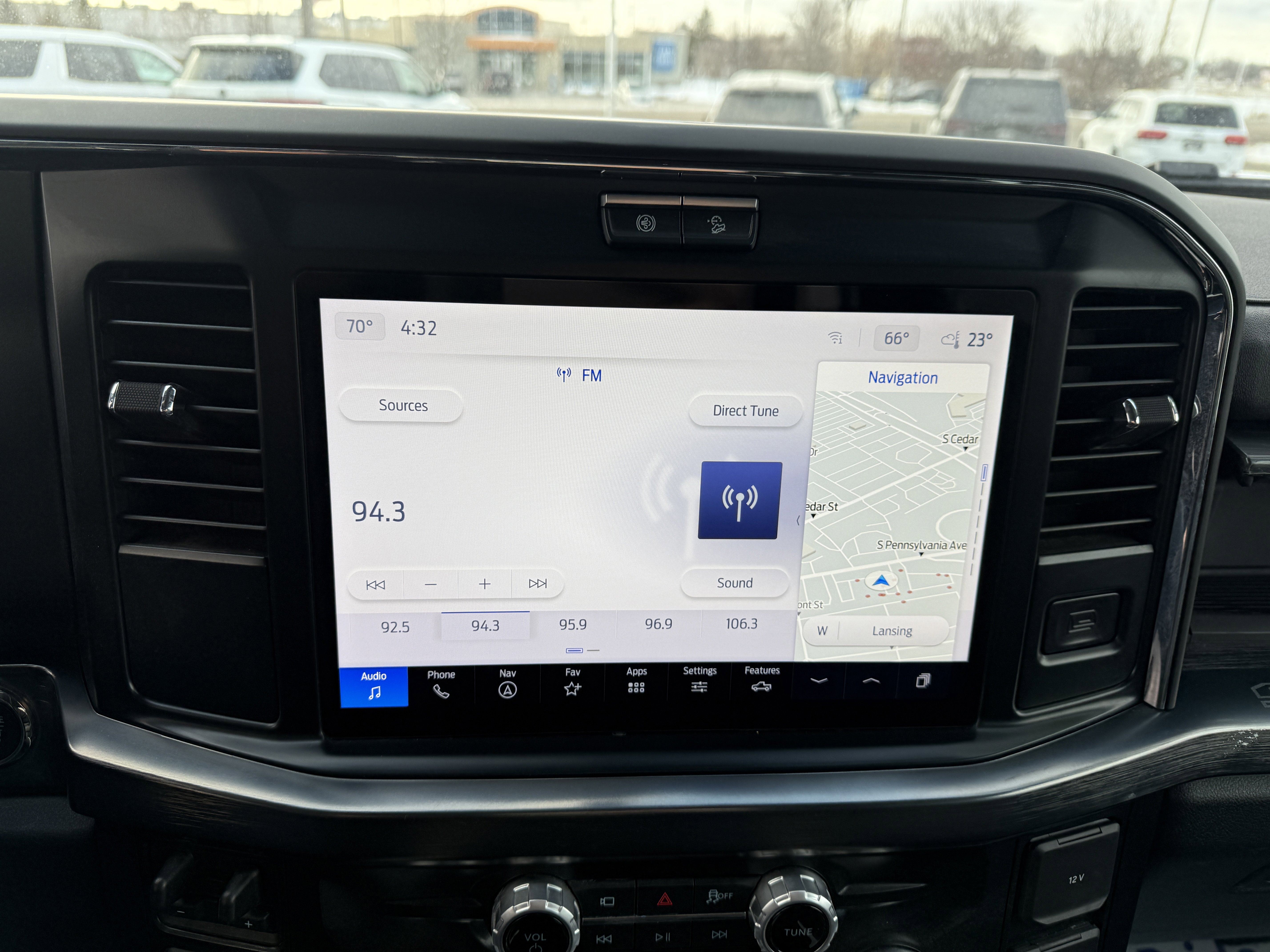 Used 2025 Ford F450 Lariat w/ FX4 Off-Road Package image 19