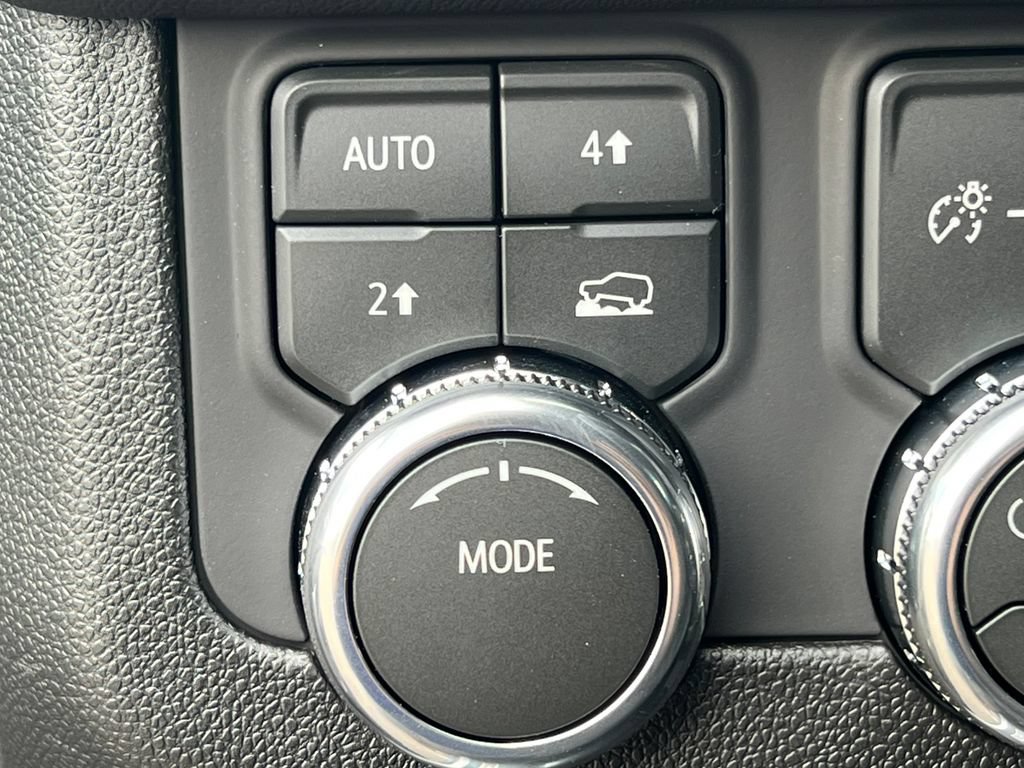 New 2026 GMC Yukon Denali w/ Sun & Power Step Package AWD/4WD image 18