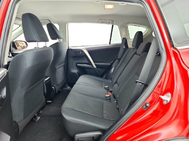 Used 2017 Toyota RAV4 LE w/ Carpet Mat Package AWD/4WD image 27