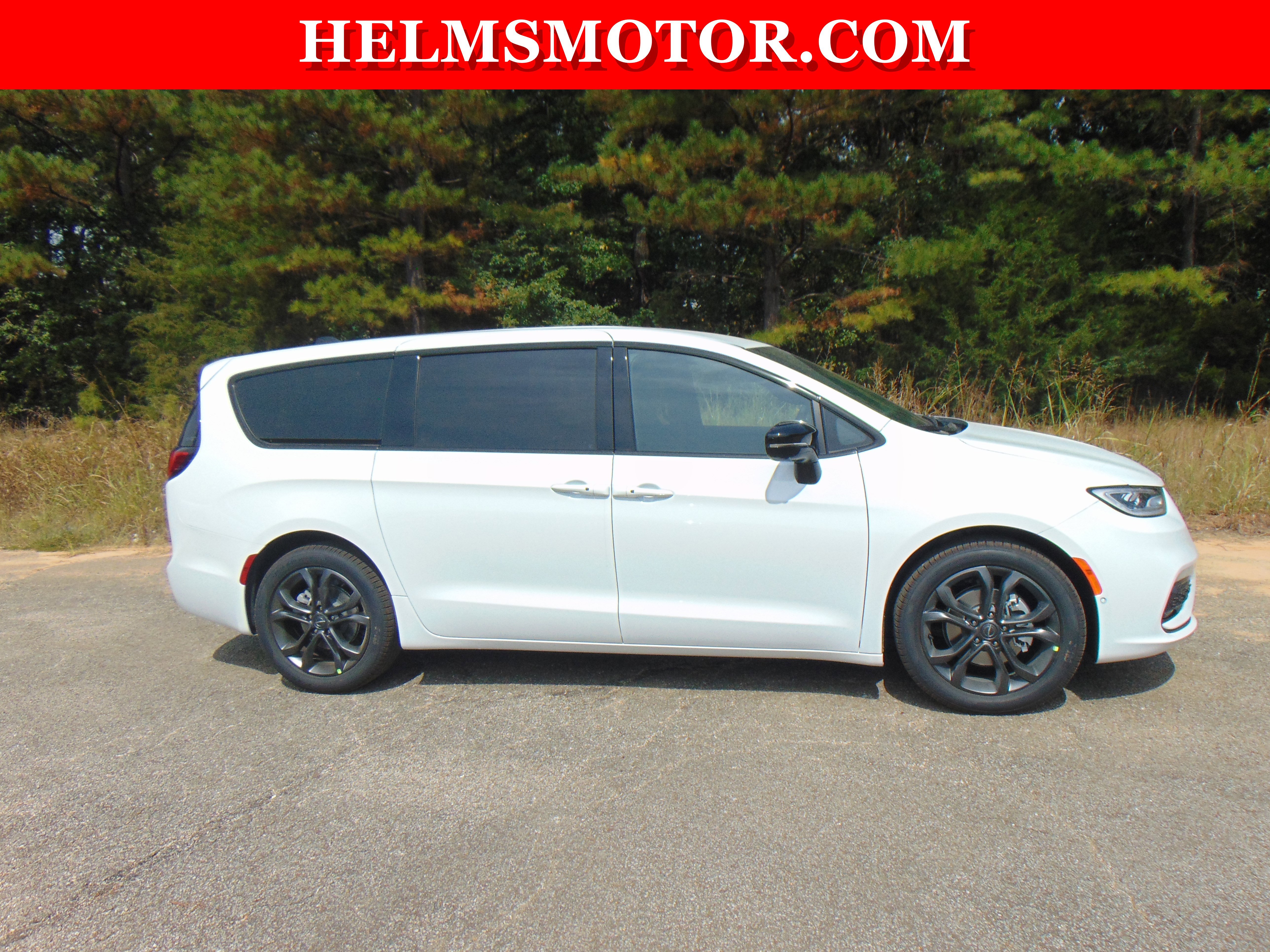 New 2026 Chrysler Pacifica Select image 12