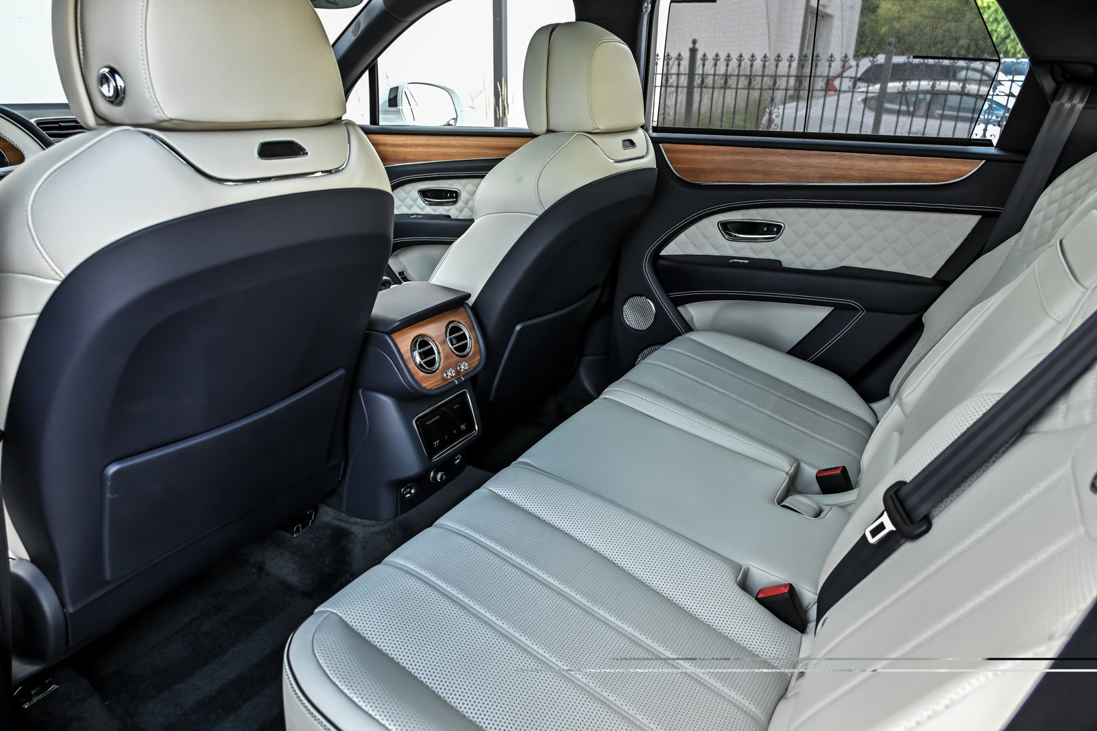 Certified 2023 Bentley Bentayga AWD/4WD image 24