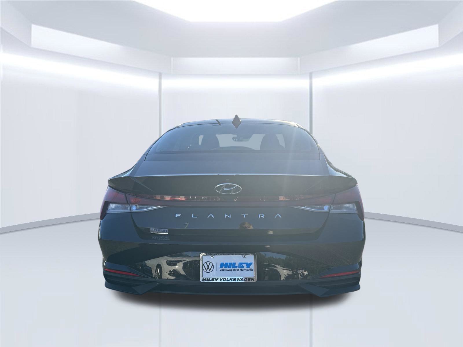 Used 2021 Hyundai Elantra SEL w/ Convenience Package FWD image 6