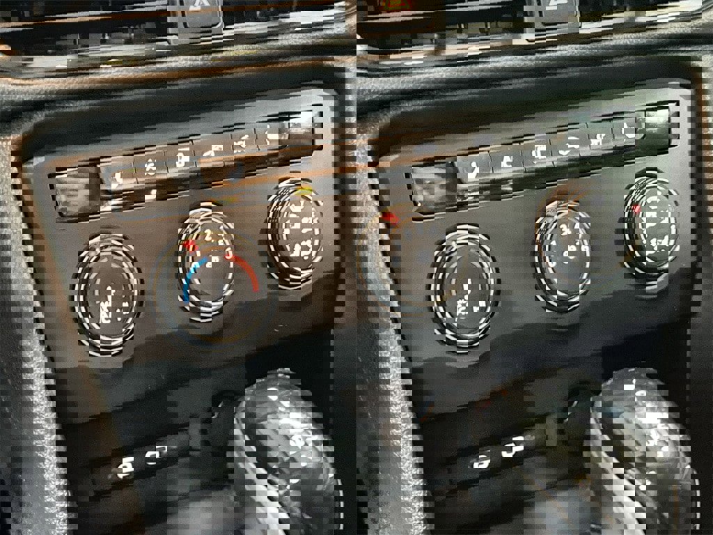 Used 2022 Volkswagen Taos SE image 21