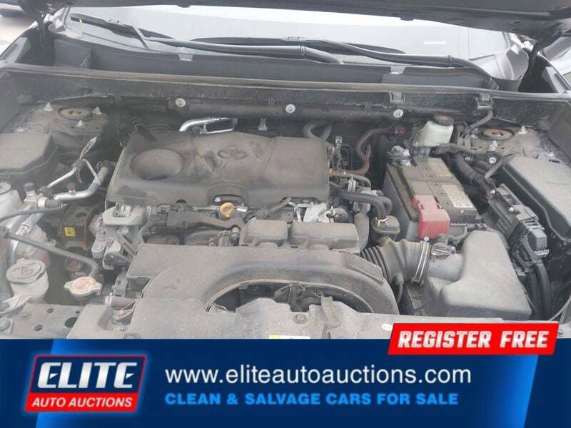 Used 2021 Toyota RAV4 LE AWD/4WD image 19