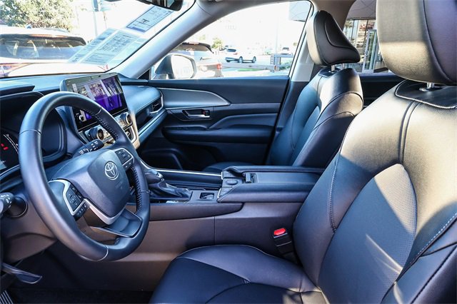 Used 2025 Toyota Grand Highlander AWD image 20