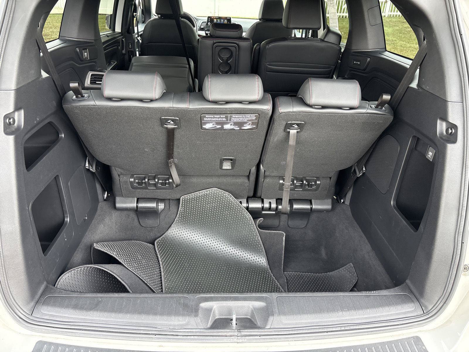 Used 2025 Honda Odyssey Sport-L image 12