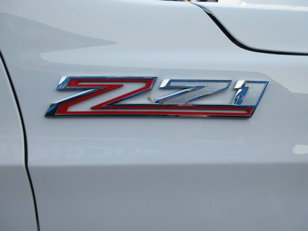 New 2026 Chevrolet Suburban Z71 w/ Z71 Off-Road Package AWD/4WD image 11