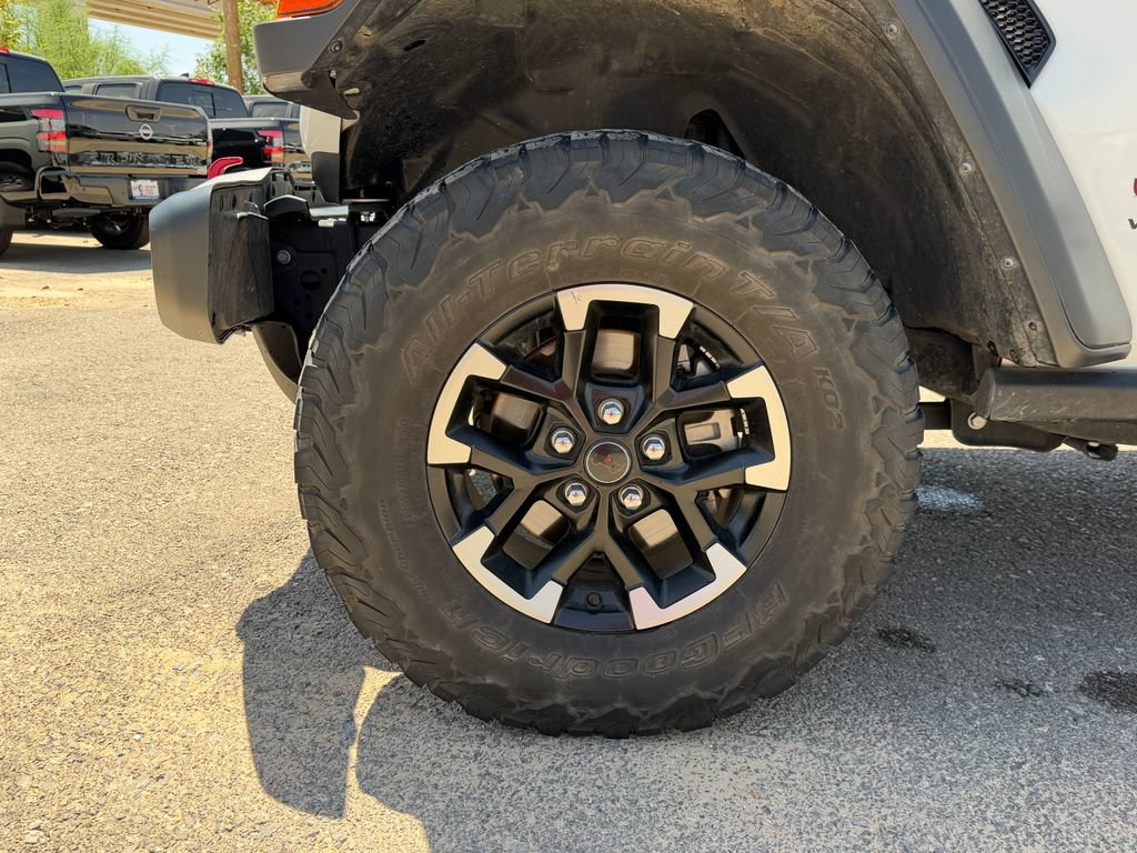 Used 2025 Jeep Wrangler Unlimited Rubicon AWD/4WD image 12