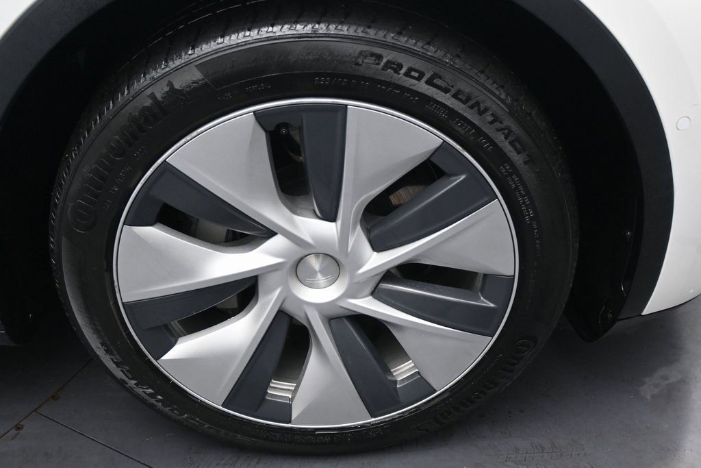 Used 2021 Tesla Model Y Long Range image 39
