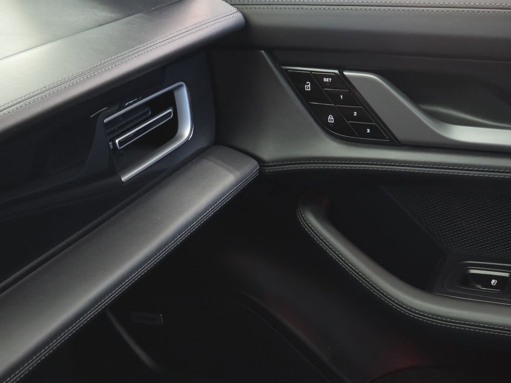 Used 2021 Porsche Taycan 4S AWD/4WD image 41