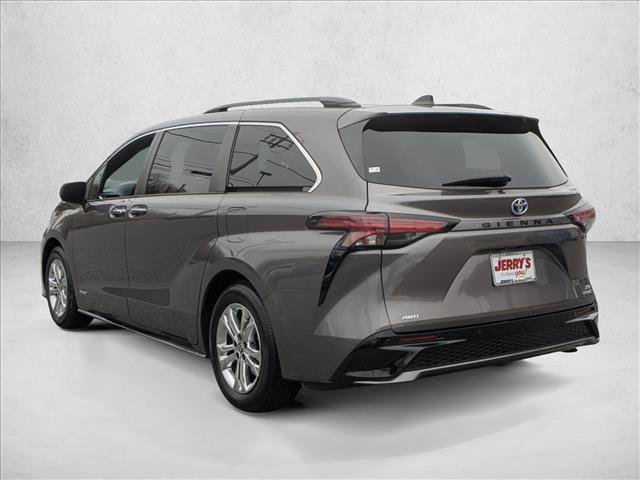 Used 2021 Toyota Sienna XSE image 5