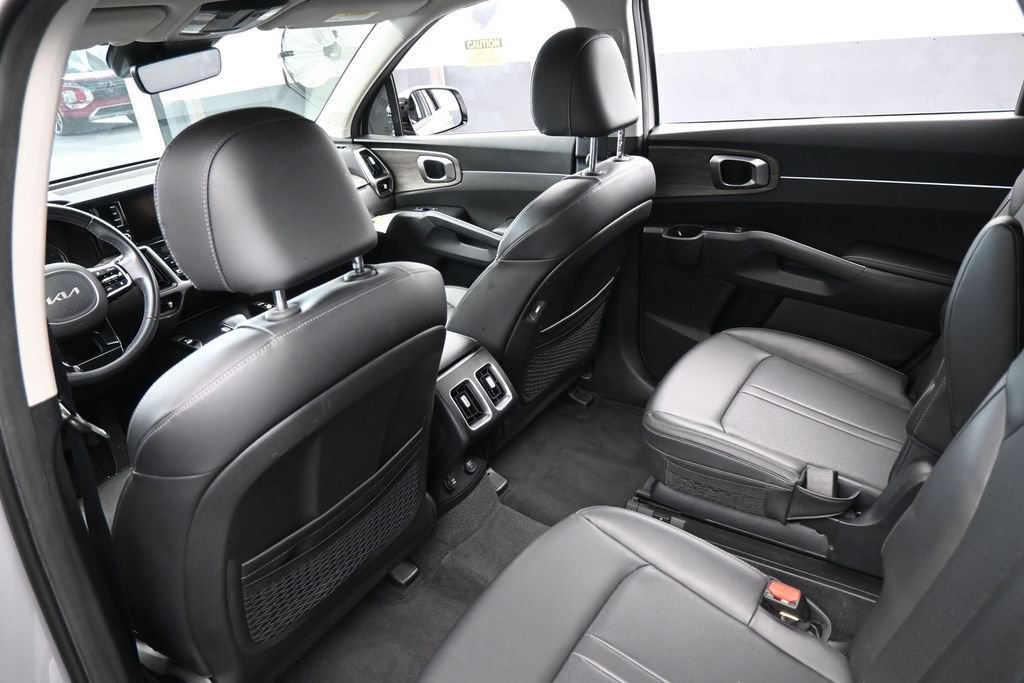 Used 2023 Kia Sorento EX FWD image 36