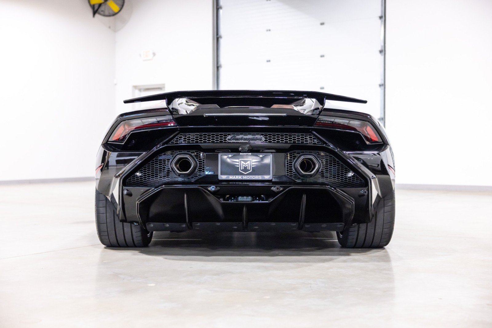 Used 2024 Lamborghini Huracan Tecnica RWD image 5