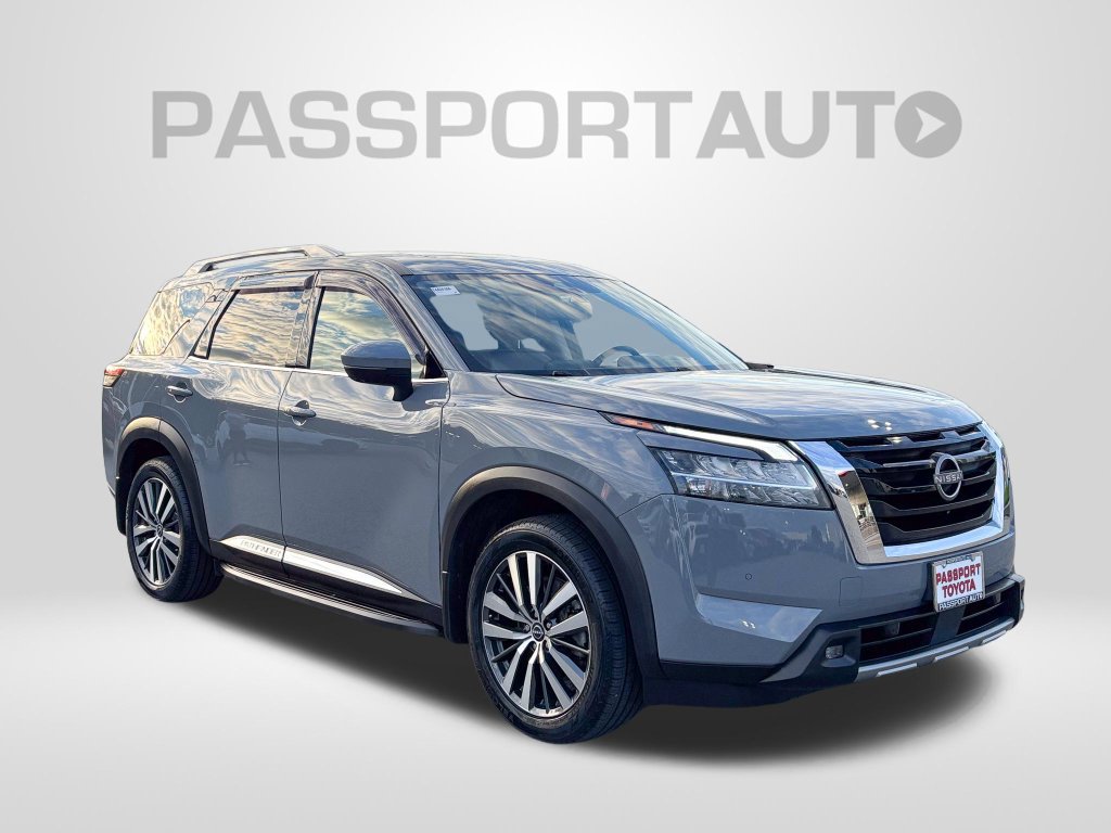 Used 2022 Nissan Pathfinder Platinum w/ Cargo Package AWD/4WD image 12