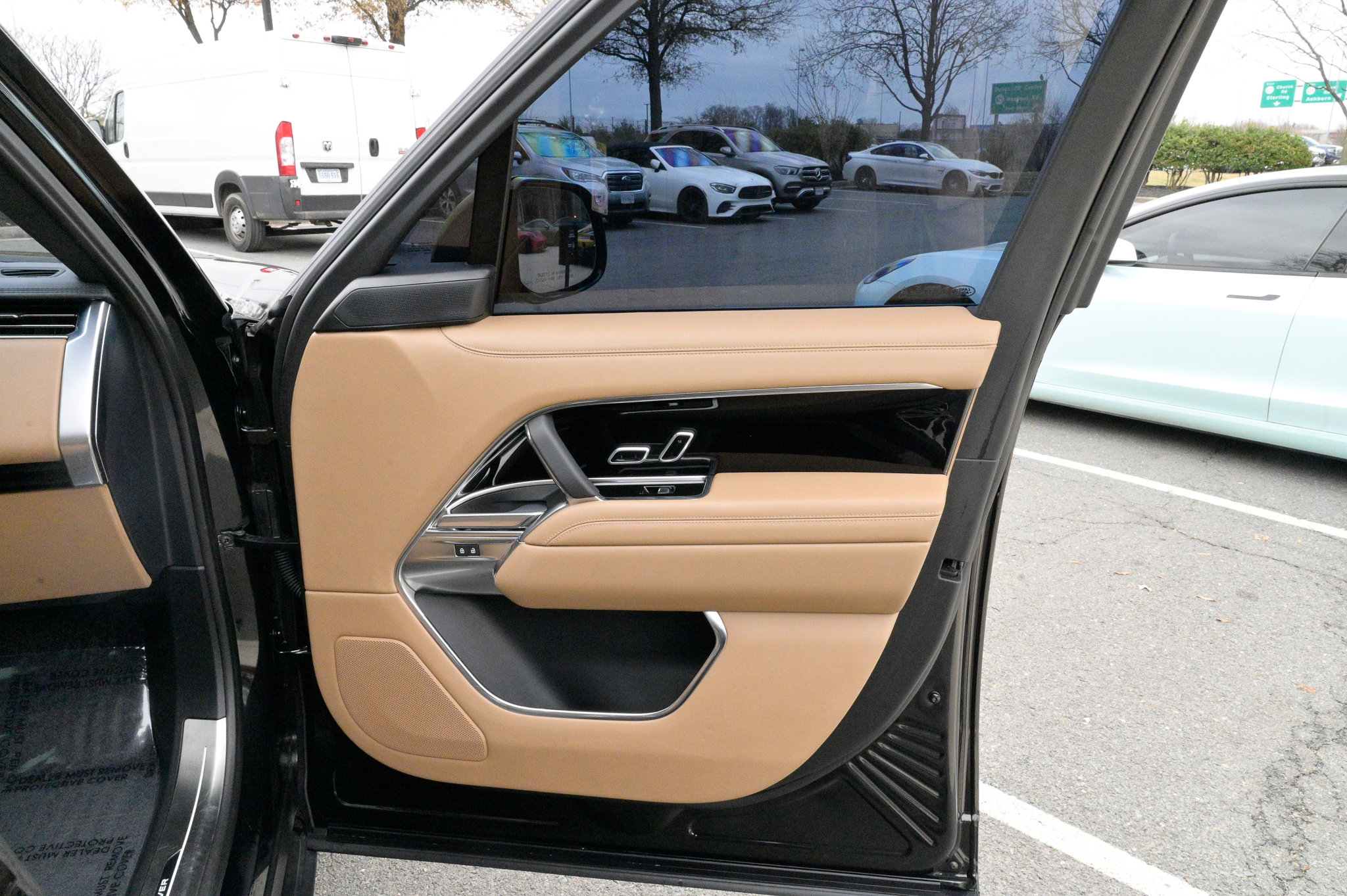 Used 2023 Land Rover Range Rover SE image 63