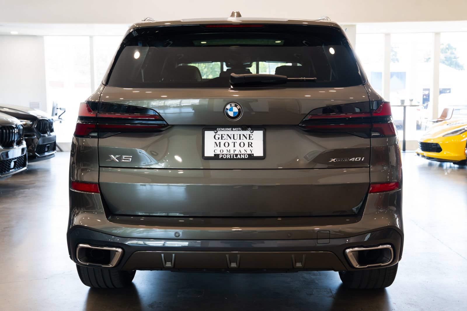 Used 2024 BMW X5 xDrive40i w/ M Sport Package AWD/4WD image 5