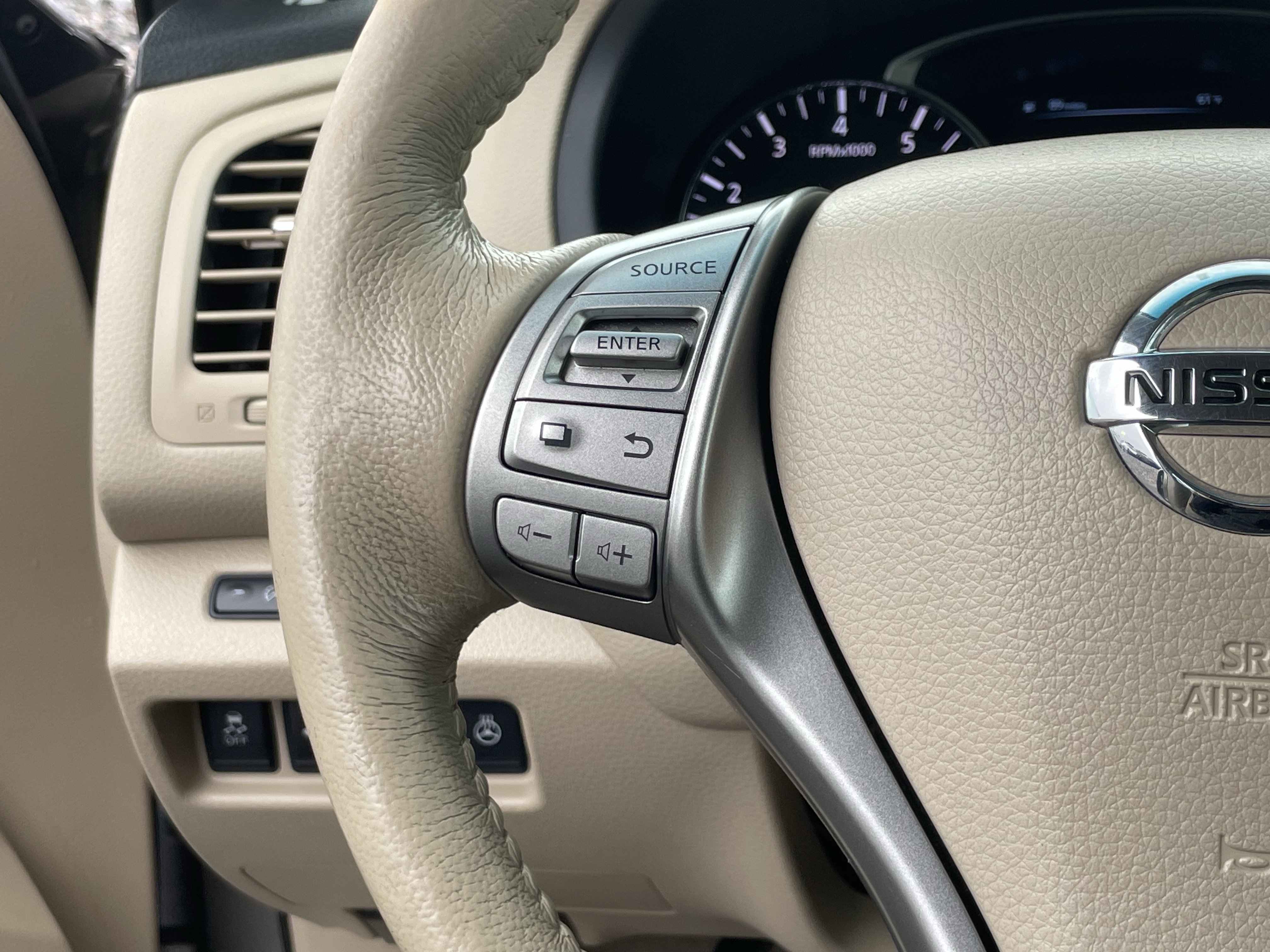 Used 2014 Nissan Altima 2.5 SL w/ Technology Package image 18