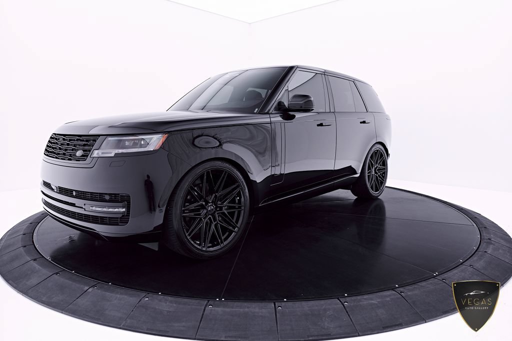 Used 2025 Land Rover Range Rover SE AWD/4WD image 9