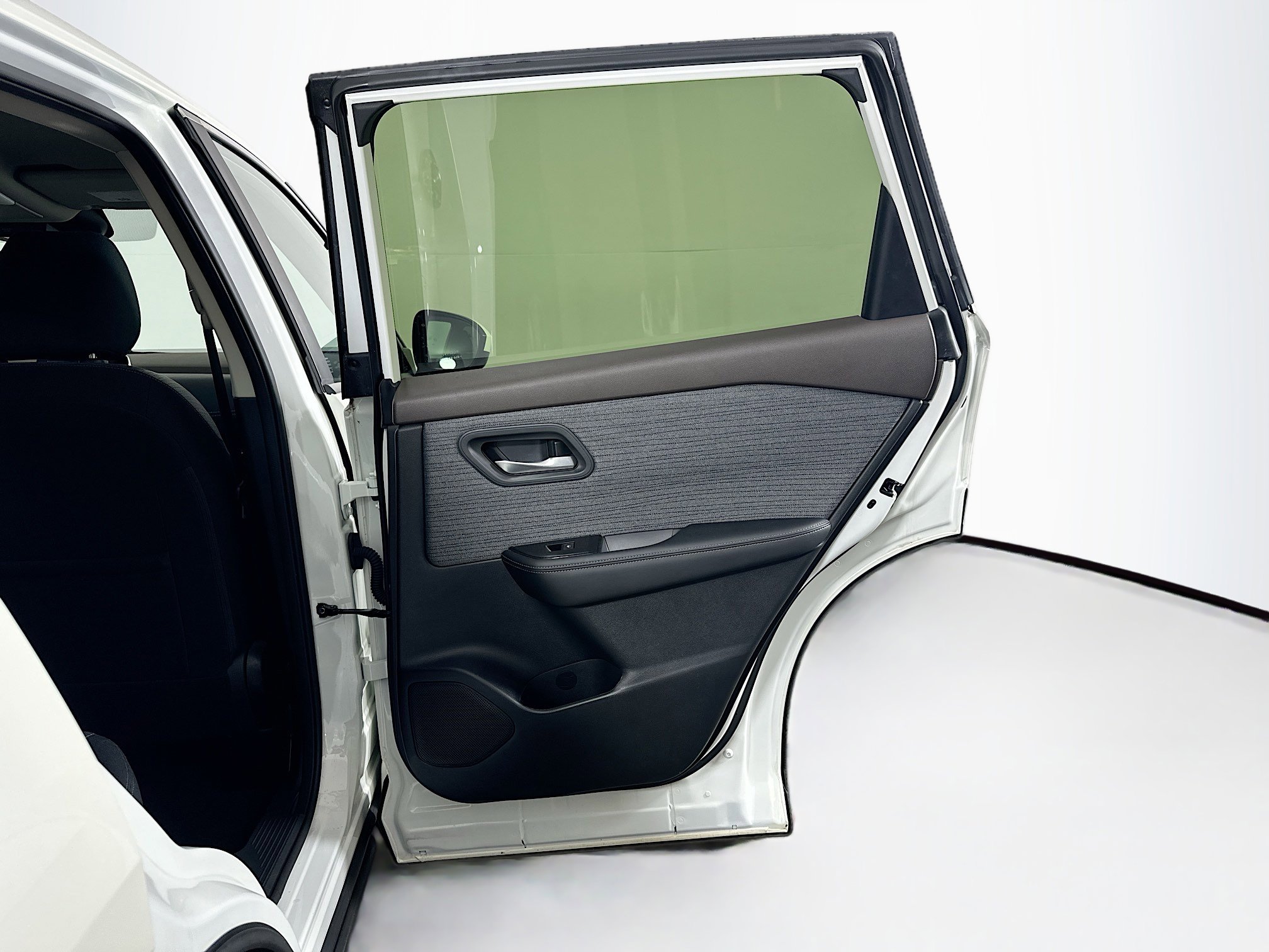 Used 2023 Nissan Rogue SV AWD/4WD image 28