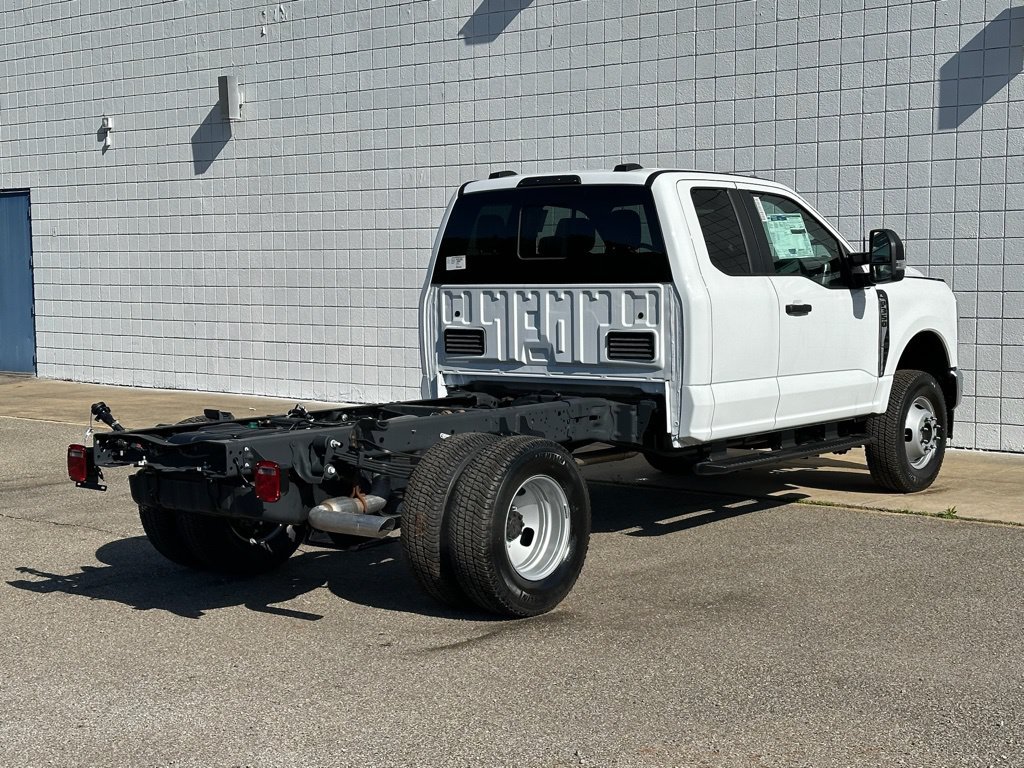 New 2026 Ford F350 XL w/ XL Chrome Package AWD/4WD image 30