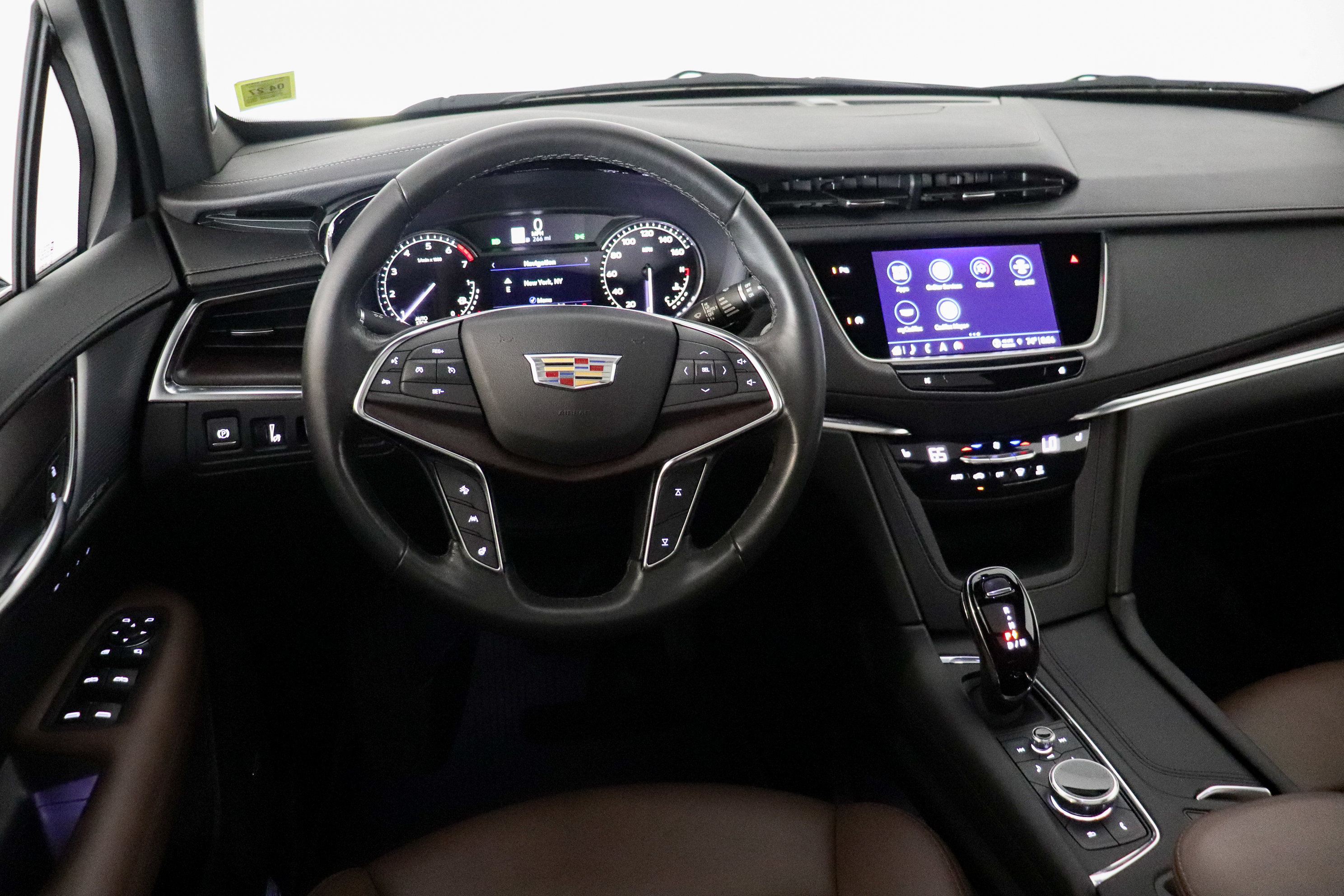 Used 2023 Cadillac XT5 Premium Luxury w/ LPO, Floor Liner Package AWD/4WD image 25