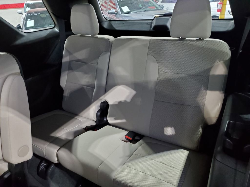 Used 2022 Chevrolet Traverse LT image 22