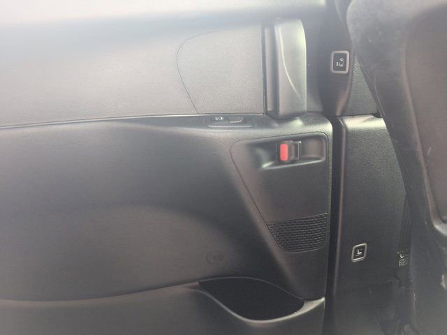 Used 2025 Chrysler Pacifica Select image 26