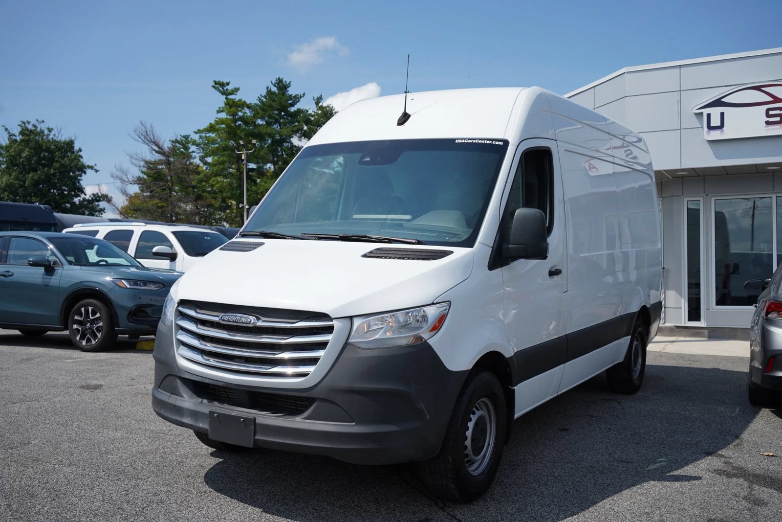 Used 2021 Freightliner Sprinter 2500 RWD image 5