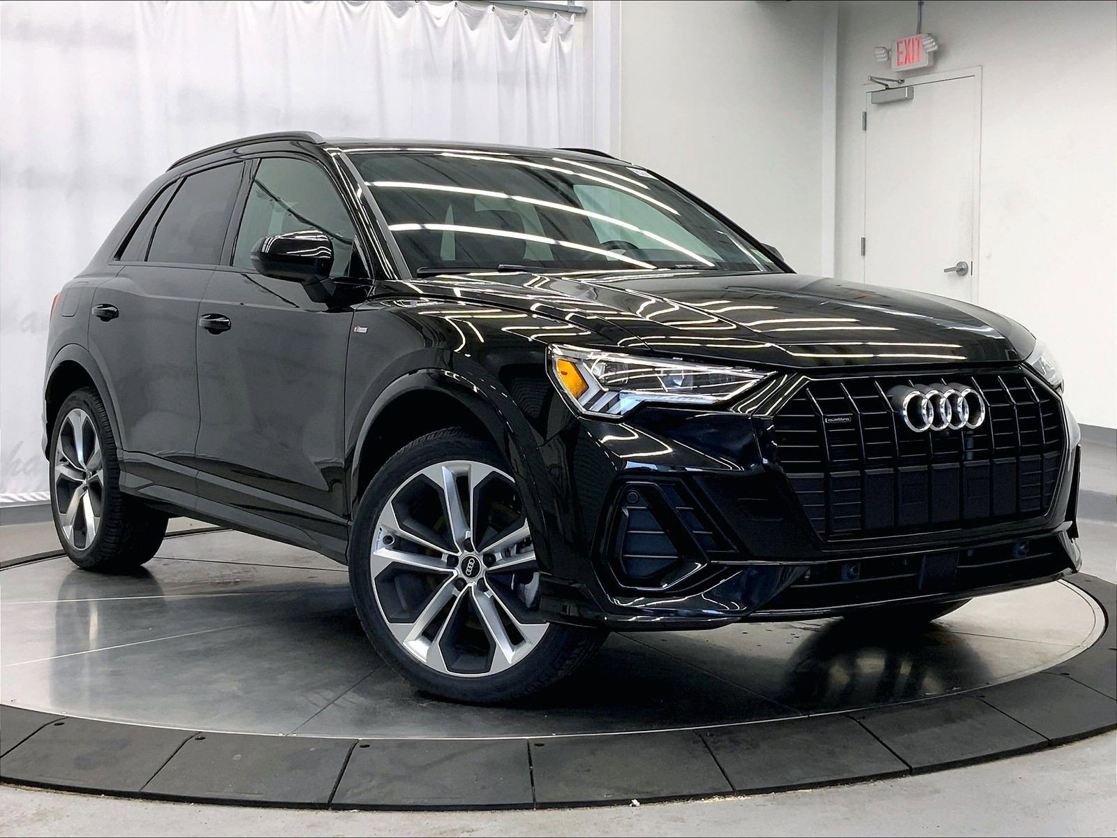 Certified 2022 Audi Q3 2.0T Premium Plus AWD/4WD image 1