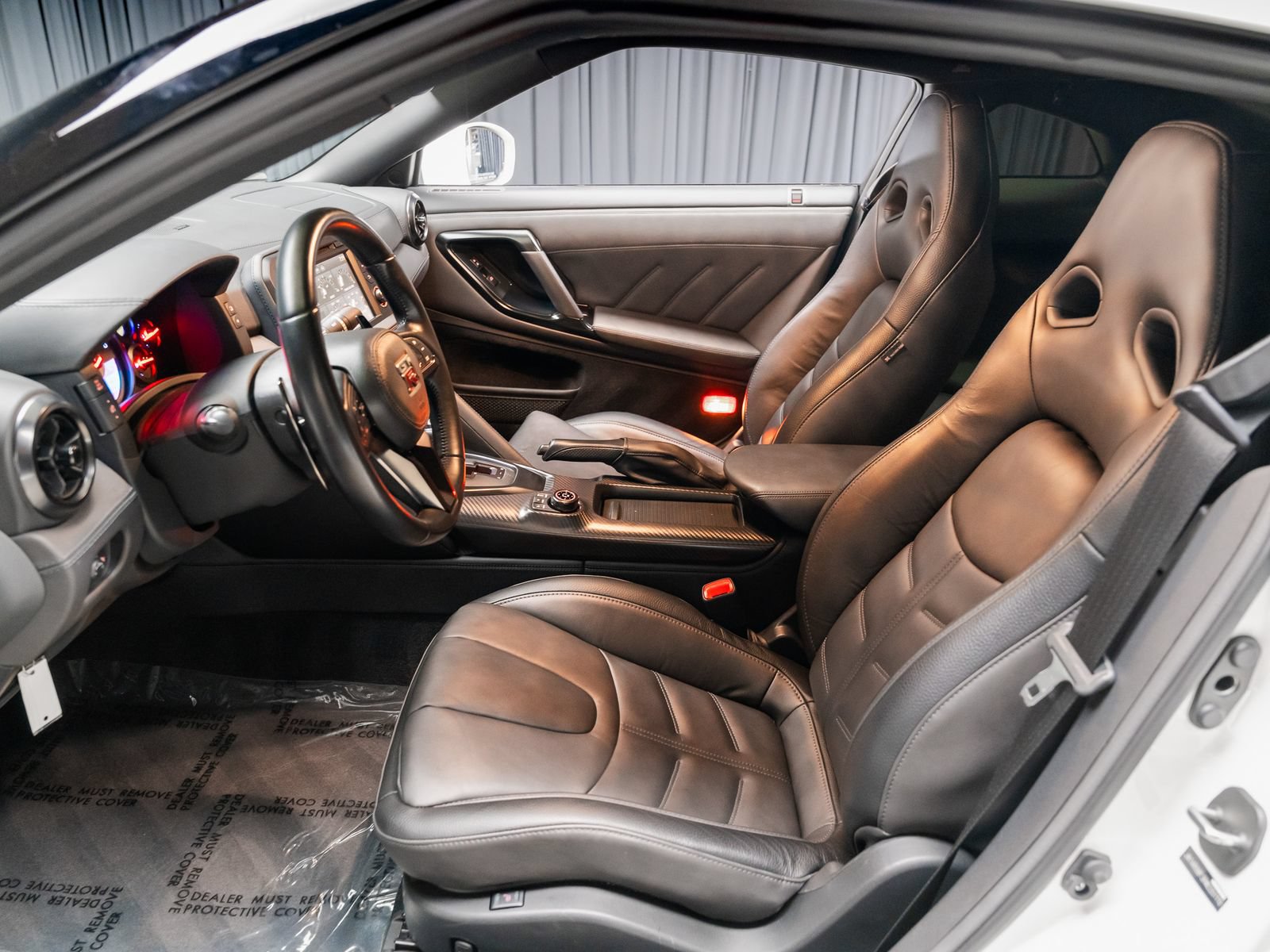 Used 2024 Nissan GT-R Premium w/ Premium Interior Package AWD/4WD image 45