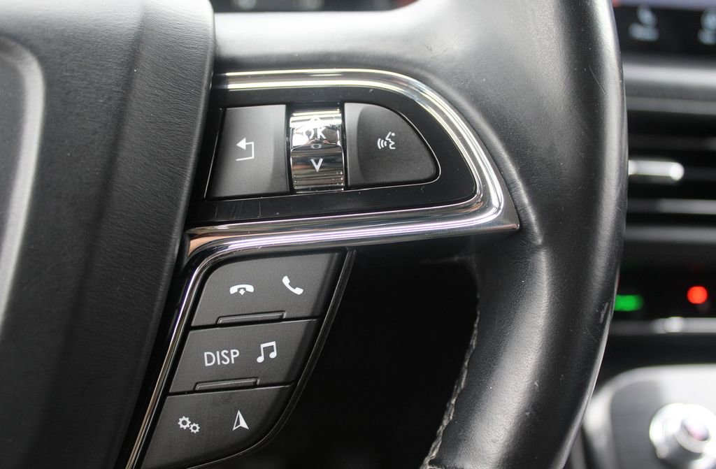 Used 2021 Lincoln Nautilus Reserve w/ Equipment Group 201A image 12