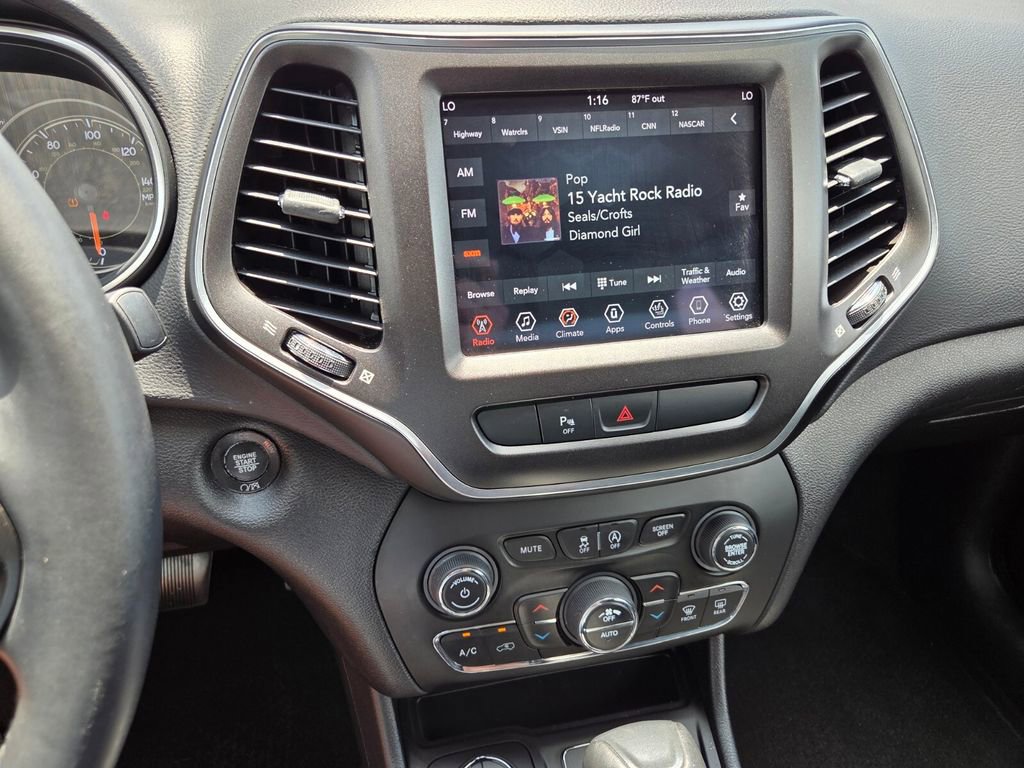 Used 2019 Jeep Cherokee Trailhawk w/ Cold Weather Group AWD/4WD image 22