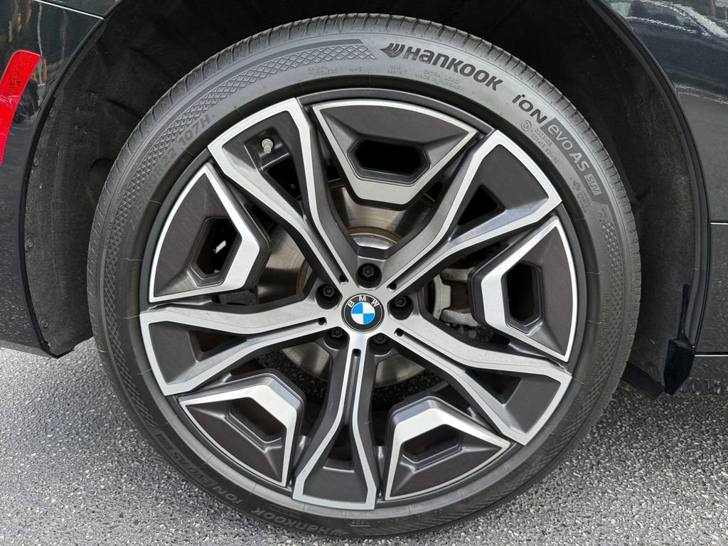 Certified 2026 BMW iX xDrive60 AWD/4WD image 17