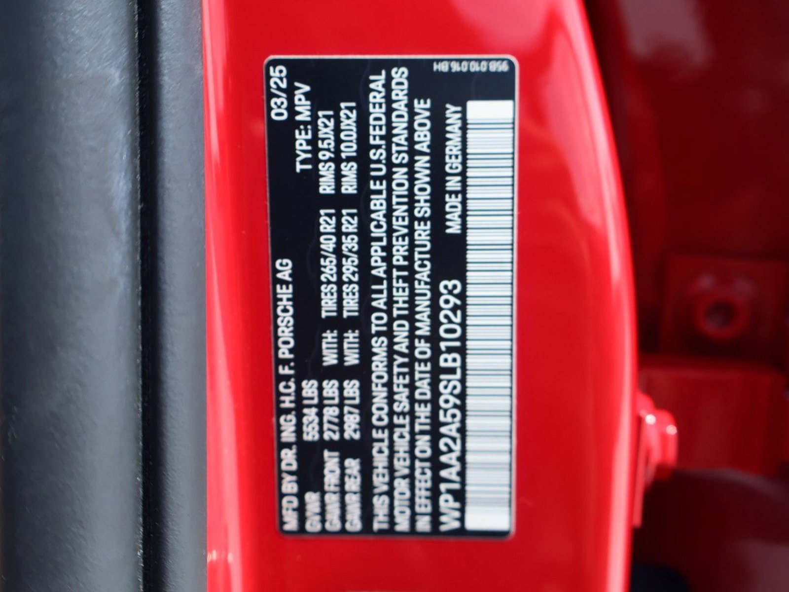 Certified 2025 Porsche Macan image 29