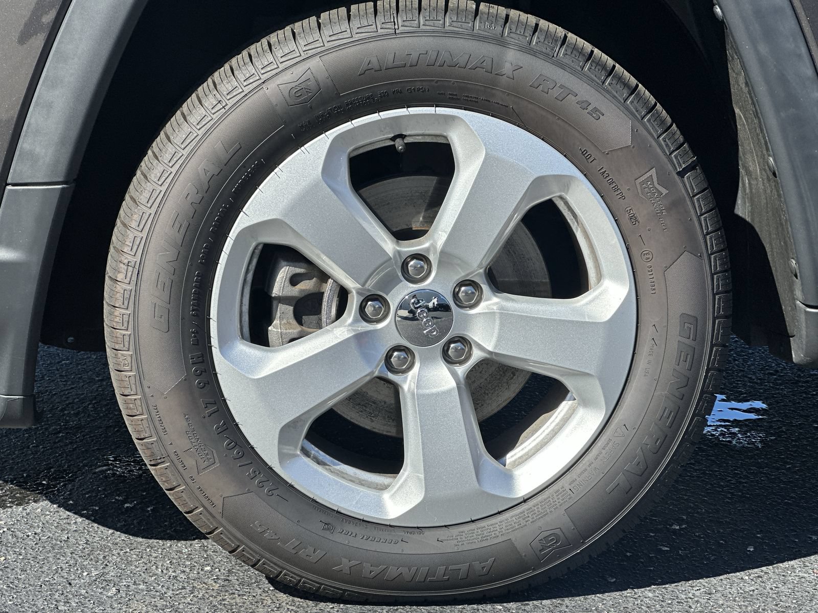 Used 2019 Jeep Compass Latitude w/ Cold Weather Group AWD/4WD image 13