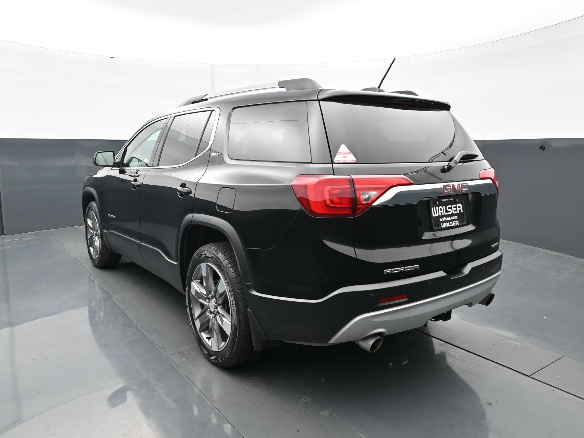 Used 2019 GMC Acadia SLT AWD/4WD image 4