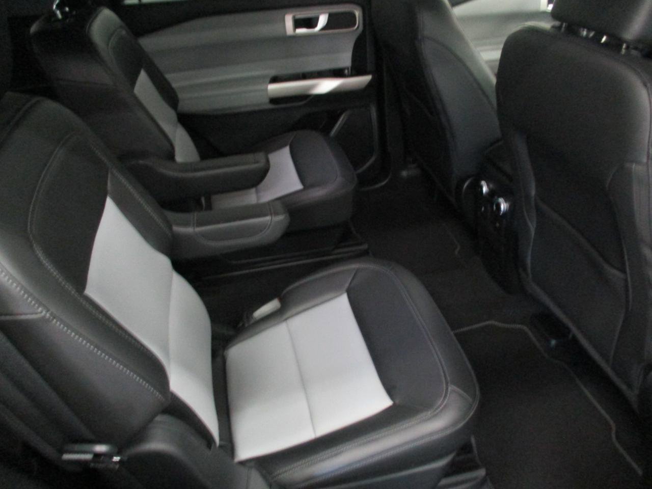 Used 2023 Ford Explorer XLT w/ Equipment Group 202A image 13