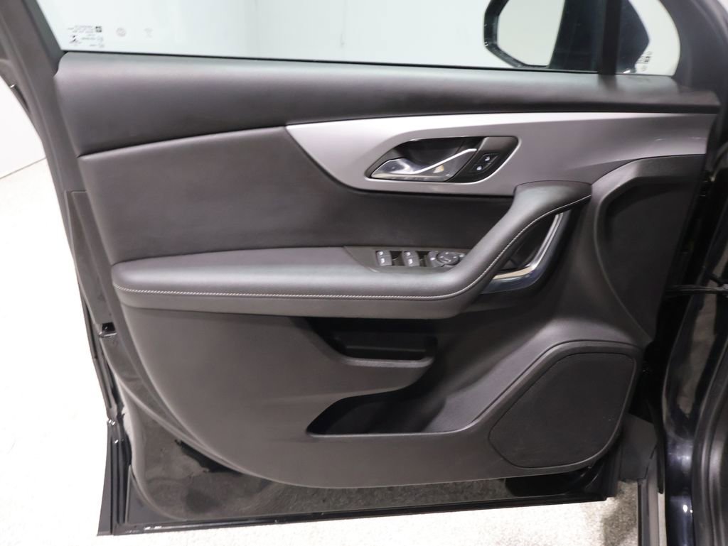 Used 2023 Chevrolet Blazer LT image 12