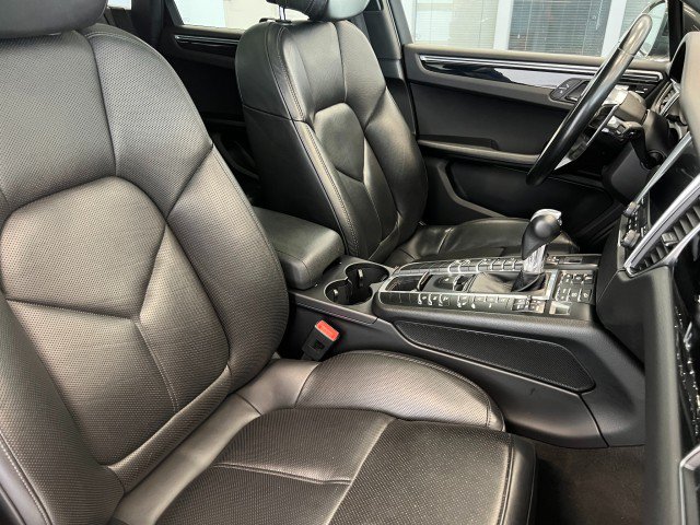 Used 2017 Porsche Macan S AWD/4WD image 13