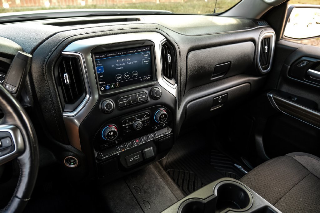 Used 2021 Chevrolet Silverado 1500 LT AWD/4WD image 21