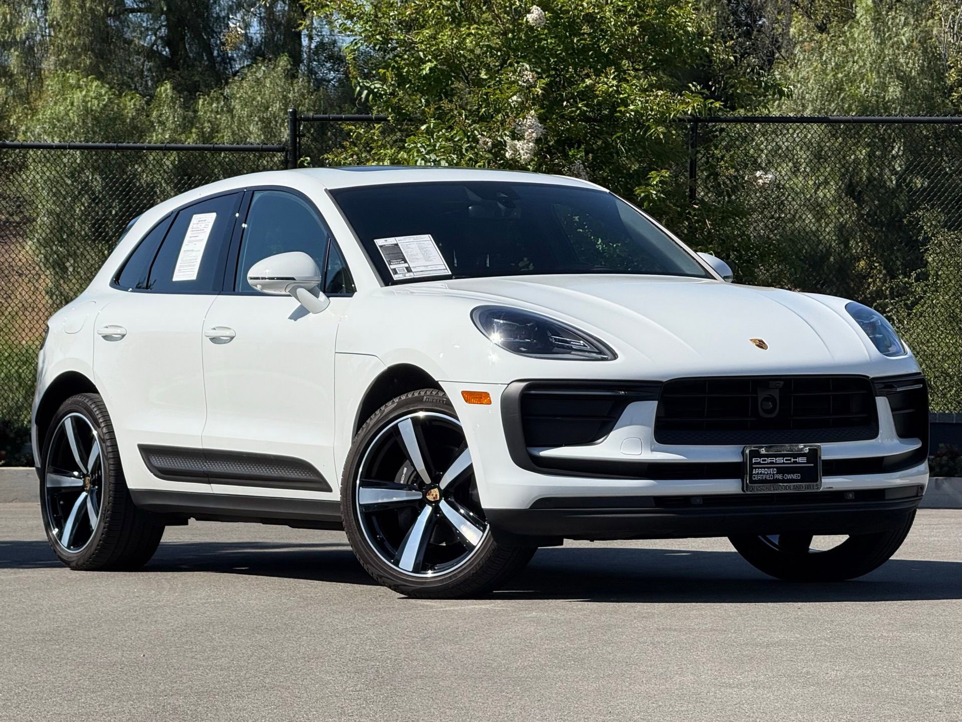 Used 2024 Porsche Macan image 9