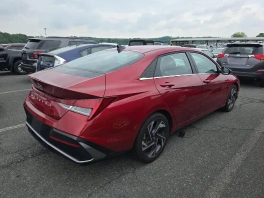 Used 2025 Hyundai Elantra SEL FWD image 4
