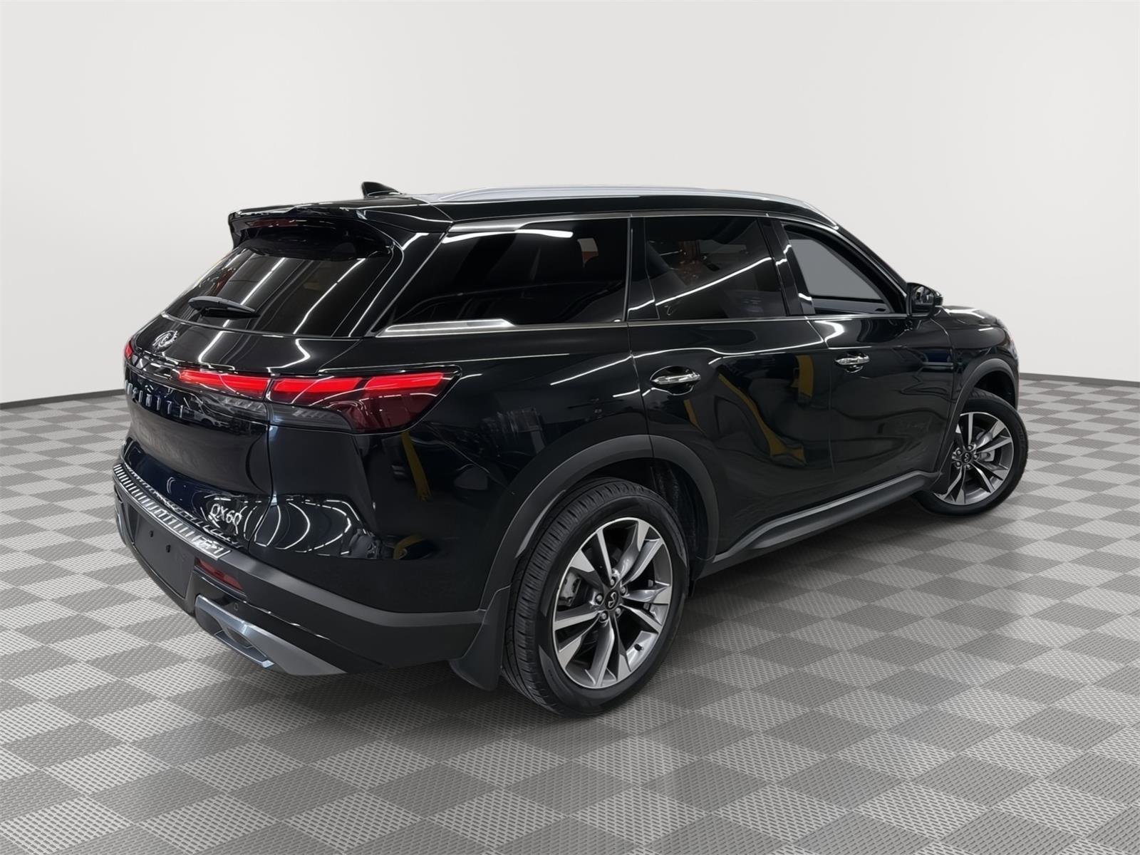 Used 2022 INFINITI QX60 Luxe w/ Cargo Package AWD/4WD image 4