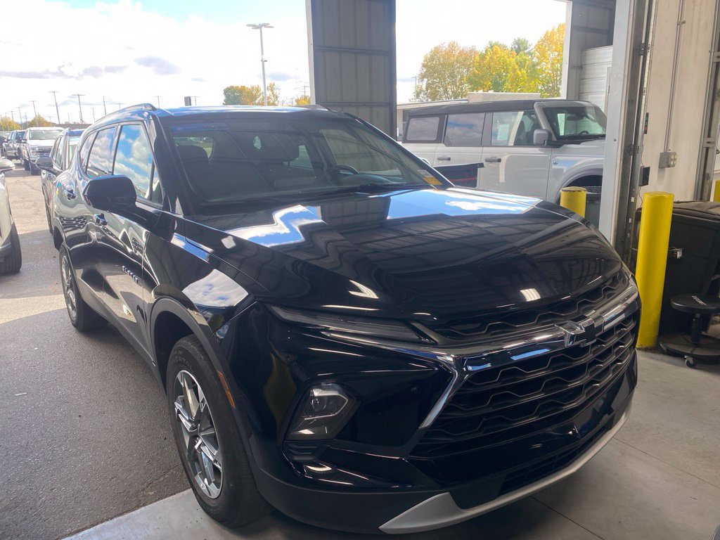 Used 2023 Chevrolet Blazer LT w/ Convenience Package FWD image 1